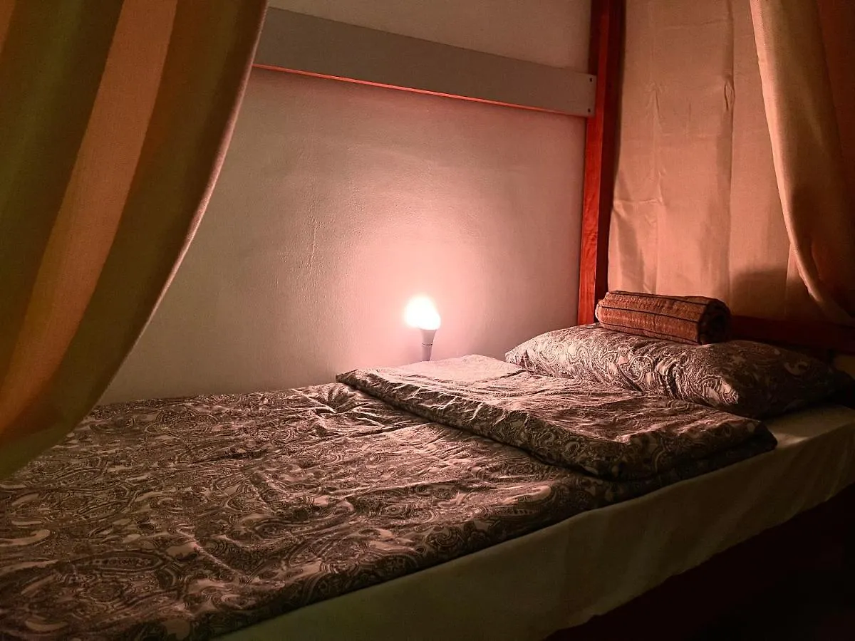 Ampus Albergue Dubái