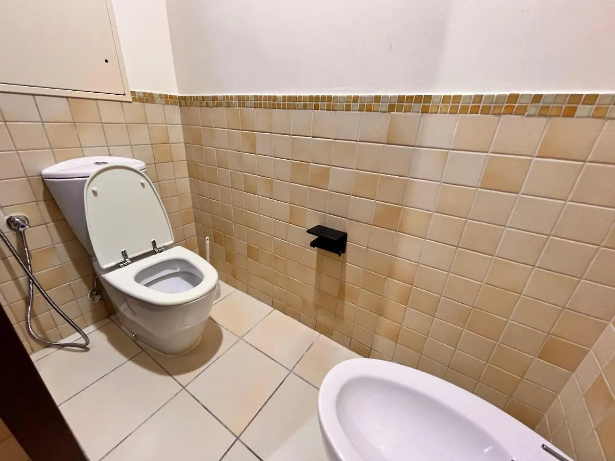 Ampus Albergue Dubái Hostal